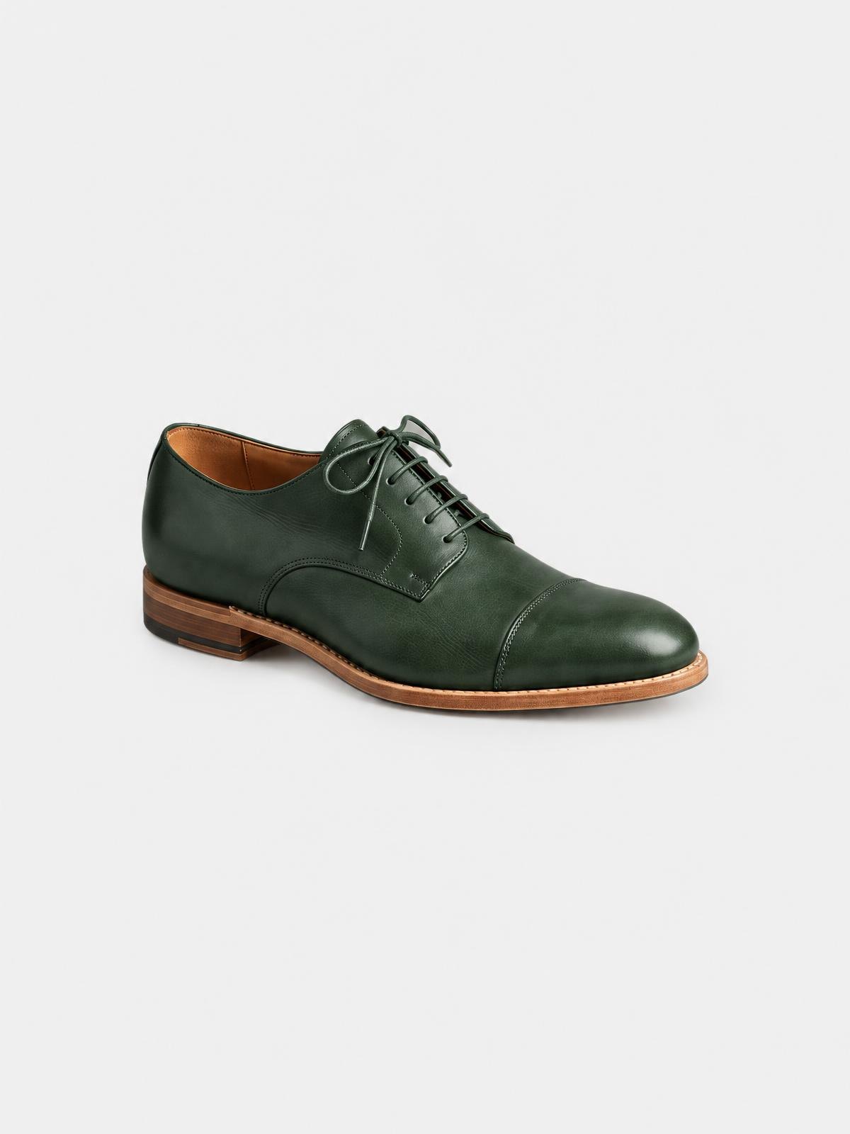 Kestrel Form Single Material Derby in forest green — product view
