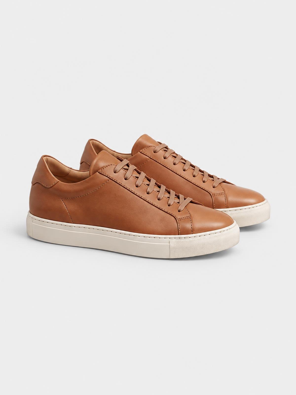 Kestrel Form Low Leather Sneaker — product view